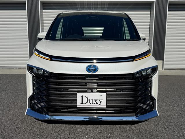 ヴォクシー ハイブリッドＳ－Ｚ　１３．２型有機ＥＬ後席ディスプレイ　快適利便パッケージＨｉ　トヨタチームメイトアドバンストパーク　デジタルインナーミラー　ＣＤ／ＤＶＤデッキ　寒冷地仕様　パノラミックビューモニタ　１０．５インチナビ（5枚目）