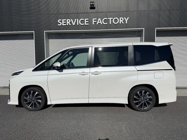 ヴォクシー ハイブリッドＳ－Ｚ　１３．２型有機ＥＬ後席ディスプレイ　快適利便パッケージＨｉ　トヨタチームメイトアドバンストパーク　デジタルインナーミラー　ＣＤ／ＤＶＤデッキ　寒冷地仕様　パノラミックビューモニタ　１０．５インチナビ（6枚目）