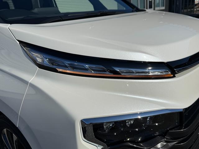 ヴォクシー ハイブリッドＳ－Ｚ　１３．２型有機ＥＬ後席ディスプレイ　快適利便パッケージＨｉ　トヨタチームメイトアドバンストパーク　デジタルインナーミラー　ＣＤ／ＤＶＤデッキ　寒冷地仕様　パノラミックビューモニタ　１０．５インチナビ（15枚目）