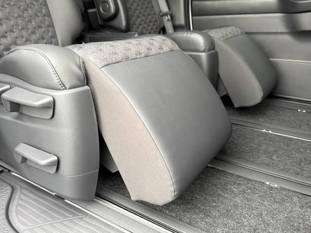 ヴォクシー ハイブリッドＳ－Ｚ　１３．２型有機ＥＬ後席ディスプレイ　快適利便パッケージＨｉ　トヨタチームメイトアドバンストパーク　デジタルインナーミラー　ＣＤ／ＤＶＤデッキ　寒冷地仕様　パノラミックビューモニタ　１０．５インチナビ（45枚目）