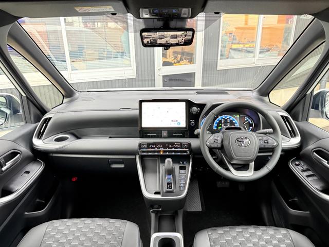 ヴォクシー ハイブリッドＳ－Ｚ　１３．２型有機ＥＬ後席ディスプレイ　快適利便パッケージＨｉ　トヨタチームメイトアドバンストパーク　デジタルインナーミラー　ＣＤ／ＤＶＤデッキ　寒冷地仕様　パノラミックビューモニタ　１０．５インチナビ（49枚目）