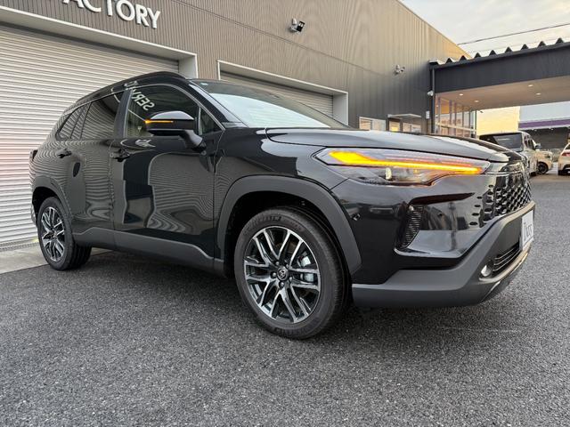 カローラクロス ハイブリッド　Ｚ　パノラマルーフ　パノラマビュー　全周囲カメラ　トヨタチームメイトアドバンストパーク　１０．５型コネクトナビ　　アダプティブハイビームシステム　シートヒーター＆シートクーラー　　純正１８ＡＷ（10枚目）