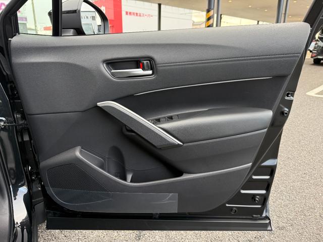 カローラクロス ハイブリッド　Ｚ　パノラマルーフ　パノラマビュー　全周囲カメラ　トヨタチームメイトアドバンストパーク　１０．５型コネクトナビ　　アダプティブハイビームシステム　シートヒーター＆シートクーラー　　純正１８ＡＷ（45枚目）