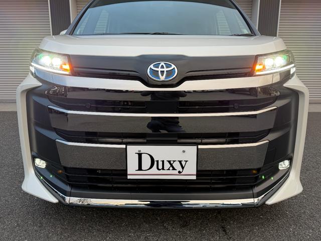 ノア ハイブリッドＳ－Ｚ　１０．５型コネクテッドナビ　１３．２型有機ＥＬ後席ディスプレイ　快適利便パッケージＨｉ　デジタルインナーミラー　ＣＤ／ＤＶＤキット　３眼ＬＥＤヘッドライト　カラーヘッドアップディスプレイ（12枚目）