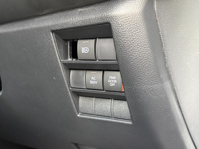 ノア ハイブリッドＳ－Ｚ　１０．５型コネクテッドナビ　１３．２型有機ＥＬ後席ディスプレイ　快適利便パッケージＨｉ　デジタルインナーミラー　ＣＤ／ＤＶＤキット　３眼ＬＥＤヘッドライト　カラーヘッドアップディスプレイ（52枚目）