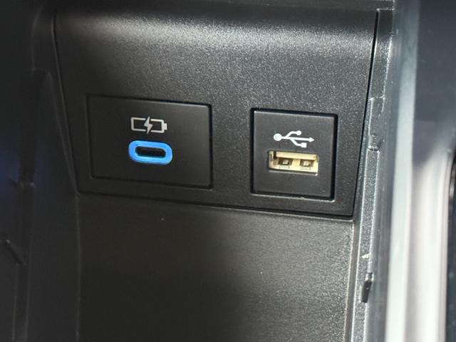 ノア ハイブリッドＳ－Ｚ　１０．５型コネクテッドナビ　１３．２型有機ＥＬ後席ディスプレイ　快適利便パッケージＨｉ　デジタルインナーミラー　ＣＤ／ＤＶＤキット　３眼ＬＥＤヘッドライト　カラーヘッドアップディスプレイ（56枚目）