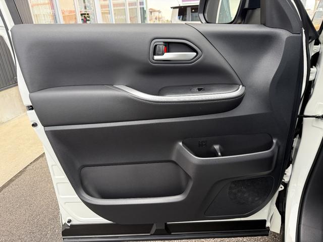 ノア ハイブリッドＳ－Ｚ　１０．５型コネクテッドナビ　１３．２型有機ＥＬ後席ディスプレイ　快適利便パッケージＨｉ　デジタルインナーミラー　ＣＤ／ＤＶＤキット　３眼ＬＥＤヘッドライト　カラーヘッドアップディスプレイ（64枚目）