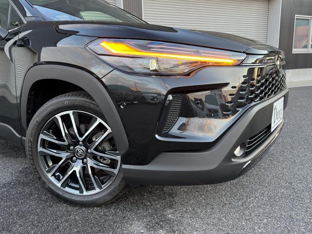 カローラクロス ハイブリッド　Ｚ　パノラマルーフ　パノラマビュー　全周囲カメラ　トヨタチームメイトアドバンストパーク　１０．５型コネクトナビ　　アダプティブハイビームシステム　シートヒーター＆シートクーラー　　純正１８ＡＷ（9枚目）