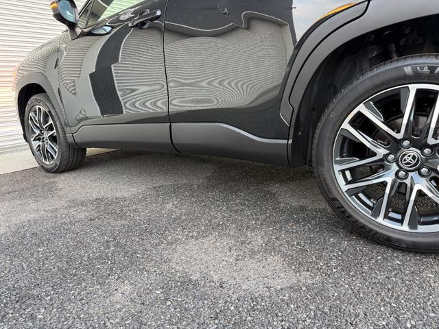 カローラクロス ハイブリッド　Ｚ　パノラマルーフ　パノラマビュー　全周囲カメラ　トヨタチームメイトアドバンストパーク　１０．５型コネクトナビ　　アダプティブハイビームシステム　シートヒーター＆シートクーラー　　純正１８ＡＷ（26枚目）