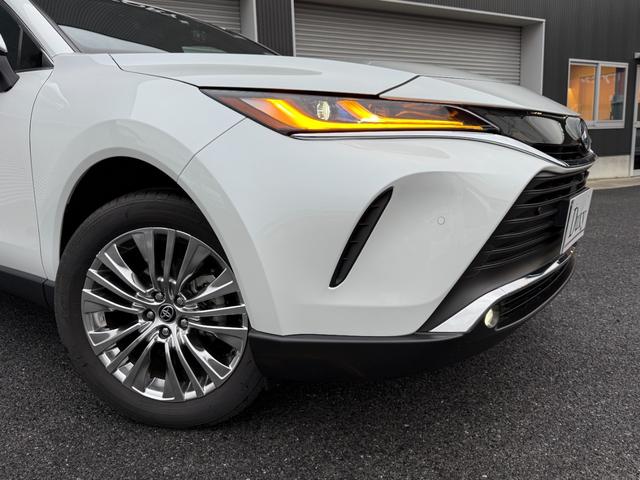 ハリアーハイブリッド Z 12.3型JBLプレミアムサウンドナビ デジタルインナーミラーパノラミックビューモニター タイプC充電器 パワーバックドア ヘッドアップディスプレイ ドライブレコーダー前後 純正19AW 内装黒×茶(8枚目)