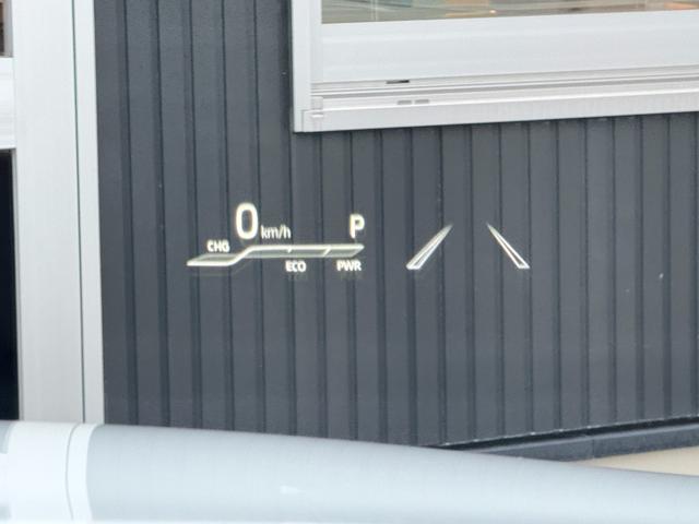 ハリアーハイブリッド Z 12.3型JBLプレミアムサウンドナビ デジタルインナーミラーパノラミックビューモニター タイプC充電器 パワーバックドア ヘッドアップディスプレイ ドライブレコーダー前後 純正19AW 内装黒×茶(32枚目)