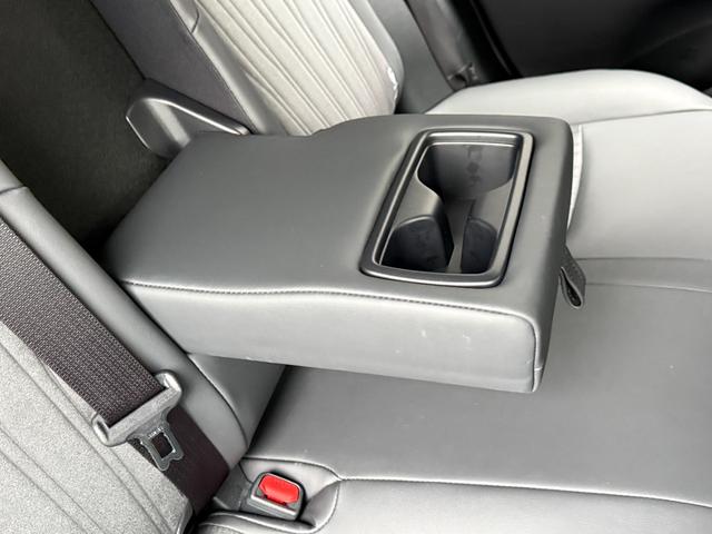 ハリアーハイブリッド Z 12.3型JBLプレミアムサウンドナビ デジタルインナーミラーパノラミックビューモニター タイプC充電器 パワーバックドア ヘッドアップディスプレイ ドライブレコーダー前後 純正19AW 内装黒×茶(43枚目)