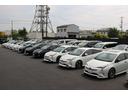 当社販売実績の約４割は県外のお客様です☆北海道から沖縄まで全国納車可能です☆また関東エリア〜沖縄までは書類にて登録・名義変更が可能ですので、当店にて引き取り納車も大歓迎です☆