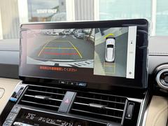 【全周囲カメラ】全周囲カメラがついているので駐車が苦手の方でも安心して後退可能です！ガイドラインも表示されます！クリアランスソナーと合わせて、カメラ映像と音で周囲を確認しながら駐車が可能です！ 4
