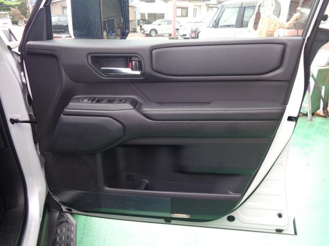 ランドクルーザー250 VX 1オーナー ユーザー買取 トヨタチームメイト サンルーフ レザーシート デジタルインナーミラー トヨタプレミアムサウンド パワーバックドア ETC シートエアコン ステアリングヒーター ドラレコ前後(41枚目)