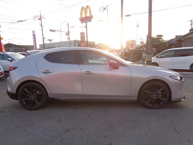 MAZDA3ファストバック 20S レトロスポーツエディション 6MT 純正エアロ(F・S・R)純正OPスーフスポイラー デジタルインナーミラー ハーフレザーシート 純正ナビTV 360°カメラ BOSEサウンド パワーシート シートヒーター 純正18AW LED(4枚目)