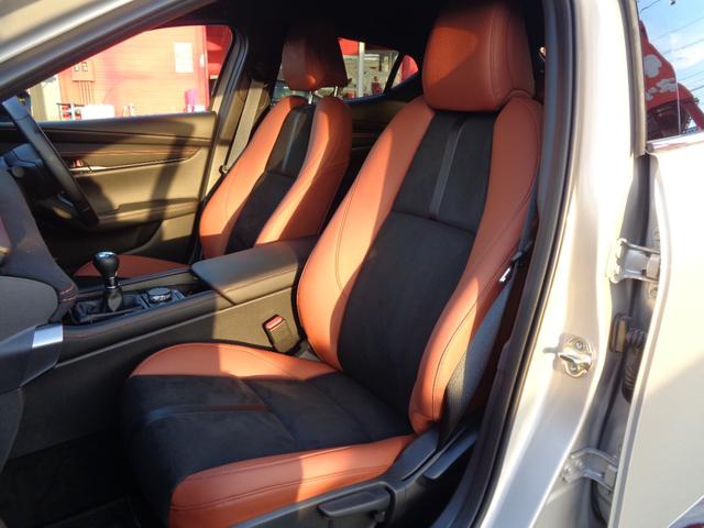 MAZDA3ファストバック 20S レトロスポーツエディション 6MT 純正エアロ(F・S・R)純正OPスーフスポイラー デジタルインナーミラー ハーフレザーシート 純正ナビTV 360°カメラ BOSEサウンド パワーシート シートヒーター 純正18AW LED(10枚目)