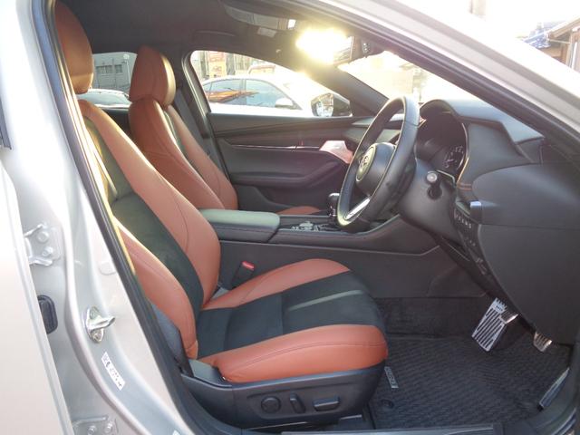 MAZDA3ファストバック 20S レトロスポーツエディション 6MT 純正エアロ(F・S・R)純正OPスーフスポイラー デジタルインナーミラー ハーフレザーシート 純正ナビTV 360°カメラ BOSEサウンド パワーシート シートヒーター 純正18AW LED(12枚目)