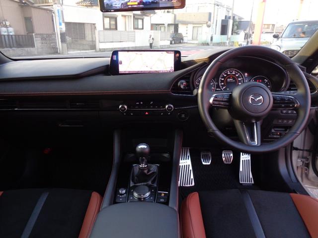 MAZDA3ファストバック 20S レトロスポーツエディション 6MT 純正エアロ(F・S・R)純正OPスーフスポイラー デジタルインナーミラー ハーフレザーシート 純正ナビTV 360°カメラ BOSEサウンド パワーシート シートヒーター 純正18AW LED(14枚目)
