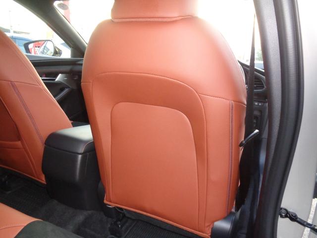 MAZDA3ファストバック 20S レトロスポーツエディション 6MT 純正エアロ(F・S・R)純正OPスーフスポイラー デジタルインナーミラー ハーフレザーシート 純正ナビTV 360°カメラ BOSEサウンド パワーシート シートヒーター 純正18AW LED(44枚目)