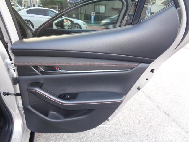 MAZDA3ファストバック 20S レトロスポーツエディション 6MT 純正エアロ(F・S・R)純正OPスーフスポイラー デジタルインナーミラー ハーフレザーシート 純正ナビTV 360°カメラ BOSEサウンド パワーシート シートヒーター 純正18AW LED(49枚目)