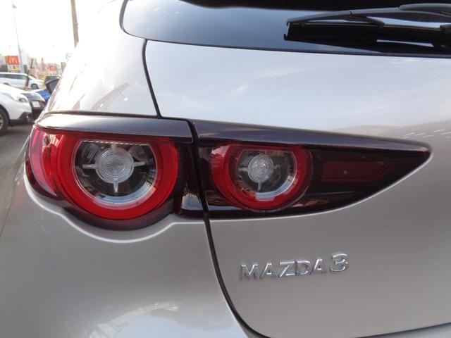 MAZDA3ファストバック 20S レトロスポーツエディション 6MT 純正エアロ(F・S・R)純正OPスーフスポイラー デジタルインナーミラー ハーフレザーシート 純正ナビTV 360°カメラ BOSEサウンド パワーシート シートヒーター 純正18AW LED(55枚目)
