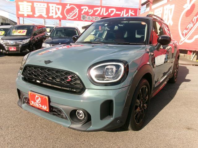 ＭＩＮＩ クーパーＳＤ　クロスオーバーオール４　オール４トリム　ペッパーｐｋｇ　置くだけ充電　パワーバックドア　純正ＨＤＤナビ　スマートキー×２　ＥＴＣ　前後ドラレコ　前席シートヒーター　Ｂカメラ　Ｂｌｕｅｔｏｏｔｈ　インテリジェントセーフティ　ウェルカムライト（3枚目）