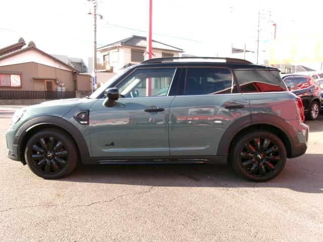 ＭＩＮＩ クーパーＳＤ　クロスオーバーオール４　オール４トリム　ペッパーｐｋｇ　置くだけ充電　パワーバックドア　純正ＨＤＤナビ　スマートキー×２　ＥＴＣ　前後ドラレコ　前席シートヒーター　Ｂカメラ　Ｂｌｕｅｔｏｏｔｈ　インテリジェントセーフティ　ウェルカムライト（5枚目）