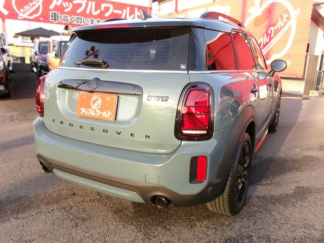 ＭＩＮＩ クーパーＳＤ　クロスオーバーオール４　オール４トリム　ペッパーｐｋｇ　置くだけ充電　パワーバックドア　純正ＨＤＤナビ　スマートキー×２　ＥＴＣ　前後ドラレコ　前席シートヒーター　Ｂカメラ　Ｂｌｕｅｔｏｏｔｈ　インテリジェントセーフティ　ウェルカムライト（6枚目）