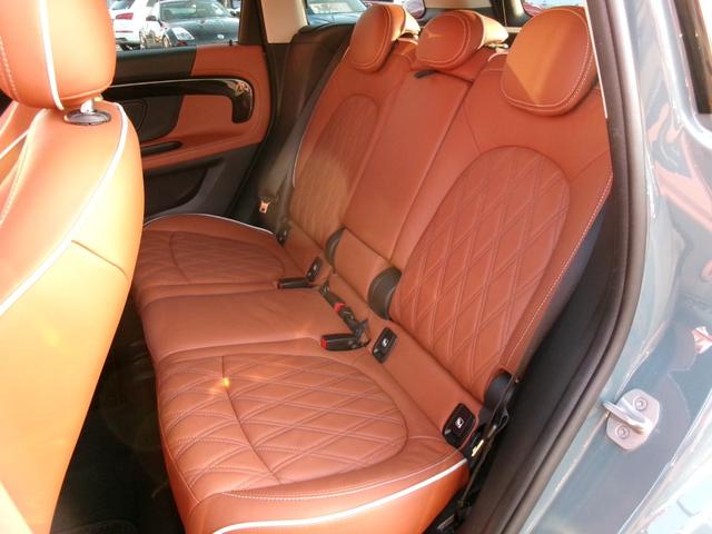 ＭＩＮＩ クーパーＳＤ　クロスオーバーオール４　オール４トリム　ペッパーｐｋｇ　置くだけ充電　パワーバックドア　純正ＨＤＤナビ　スマートキー×２　ＥＴＣ　前後ドラレコ　前席シートヒーター　Ｂカメラ　Ｂｌｕｅｔｏｏｔｈ　インテリジェントセーフティ　ウェルカムライト（14枚目）