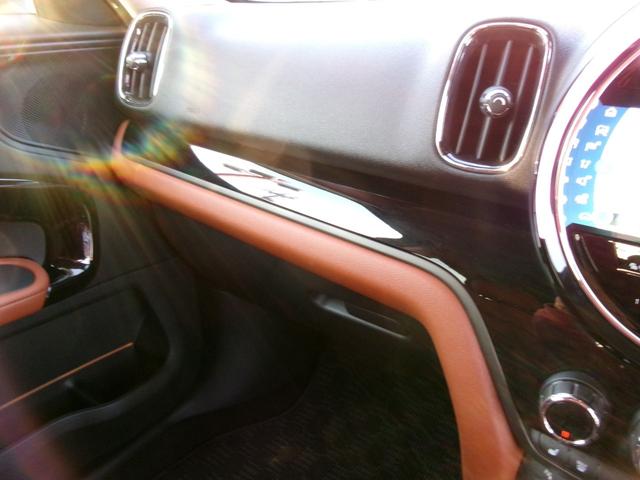 ＭＩＮＩ クーパーＳＤ　クロスオーバーオール４　オール４トリム　ペッパーｐｋｇ　置くだけ充電　パワーバックドア　純正ＨＤＤナビ　スマートキー×２　ＥＴＣ　前後ドラレコ　前席シートヒーター　Ｂカメラ　Ｂｌｕｅｔｏｏｔｈ　インテリジェントセーフティ　ウェルカムライト（46枚目）