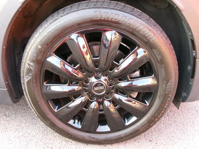 ＭＩＮＩ クーパーＳＤ　クロスオーバーオール４　オール４トリム　ペッパーｐｋｇ　置くだけ充電　パワーバックドア　純正ＨＤＤナビ　スマートキー×２　ＥＴＣ　前後ドラレコ　前席シートヒーター　Ｂカメラ　Ｂｌｕｅｔｏｏｔｈ　インテリジェントセーフティ　ウェルカムライト（62枚目）