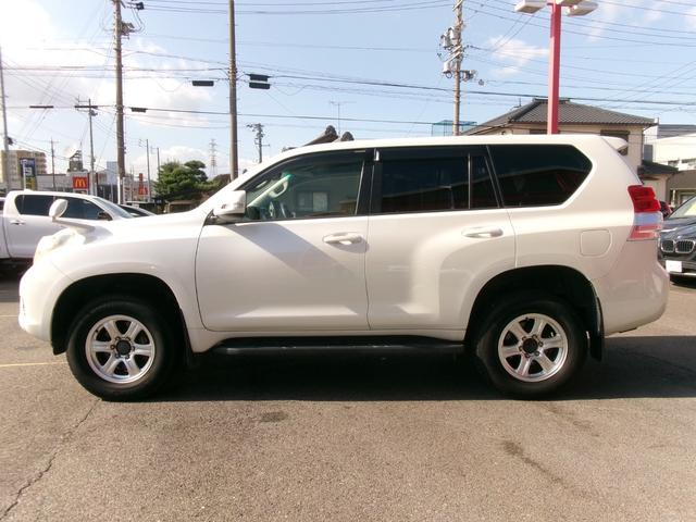 ランドクルーザープラド TX 純正ナビTV バックカメラ スマートキー×2 ETC 純正ホイール車内積込み フルセグTV Bluetooth 黒シートカバー LEDヘッド プッシュスタート クリアランスソナー 電格ミラー 社外AW(5枚目)