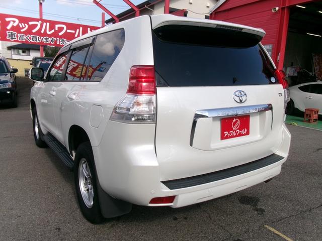 ランドクルーザープラド TX 純正ナビTV バックカメラ スマートキー×2 ETC 純正ホイール車内積込み フルセグTV Bluetooth 黒シートカバー LEDヘッド プッシュスタート クリアランスソナー 電格ミラー 社外AW(8枚目)