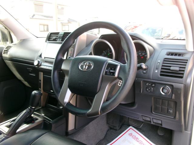 ランドクルーザープラド TX 純正ナビTV バックカメラ スマートキー×2 ETC 純正ホイール車内積込み フルセグTV Bluetooth 黒シートカバー LEDヘッド プッシュスタート クリアランスソナー 電格ミラー 社外AW(11枚目)