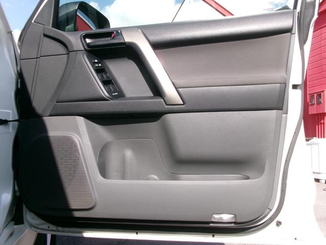 ランドクルーザープラド TX 純正ナビTV バックカメラ スマートキー×2 ETC 純正ホイール車内積込み フルセグTV Bluetooth 黒シートカバー LEDヘッド プッシュスタート クリアランスソナー 電格ミラー 社外AW(53枚目)