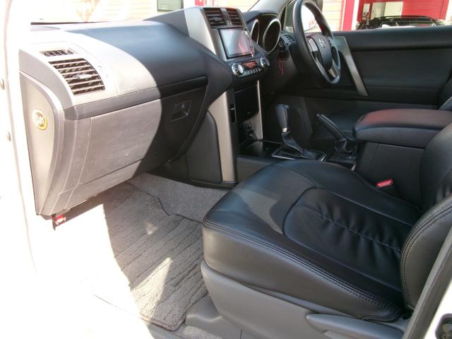 ランドクルーザープラド TX 純正ナビTV バックカメラ スマートキー×2 ETC 純正ホイール車内積込み フルセグTV Bluetooth 黒シートカバー LEDヘッド プッシュスタート クリアランスソナー 電格ミラー 社外AW(54枚目)