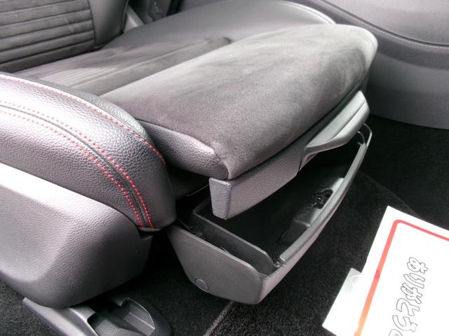 ＣＬＡクラス シューティングブレーク ＣＬＡ１８０　シューティングブレーク　ＡＭＧスタイル　ＡＭＧプレミアムパッケージ　ハーマンカードンサウンド　サンルーフ　パワーバックドア　純正ナビＴＶ　バックカメラ　スマートキー　ハーフレザー　ＥＴＣ　シートヒーター　パワーシート　パドルシフト　クルコン（50枚目）