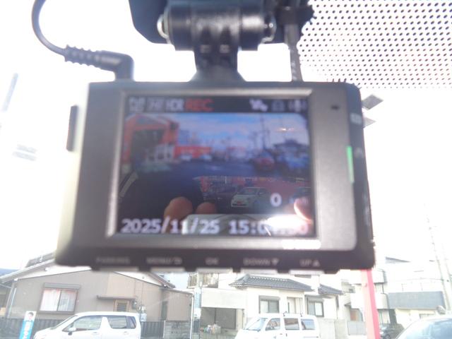 アクア Ｓ　禁煙車　純正ナビ　フルセグＴＶ（走行中ＯＫ）バックカメラ　Ｂｌｕｅｔｏｏｔｈ　ＥＴＣ　スマートキー　プッシュスタート　ドライブレコーダー前後　ルーフスポイラー　トヨタセーフティセンス　フロアマット（5枚目）