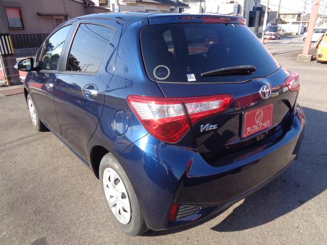 ヴィッツ Ｆ　セーフティーエディション　禁煙車　純正ナビＴＶ　Ｂｌｕｅｔｏｏｔｈ　スマートキー　プッシュスタート　ＥＴＣ　トヨタセーフティセンス　レーンディーバーチャアラート　オートマチックハイビーム　オートリトラミラー　フロアマット（2枚目）