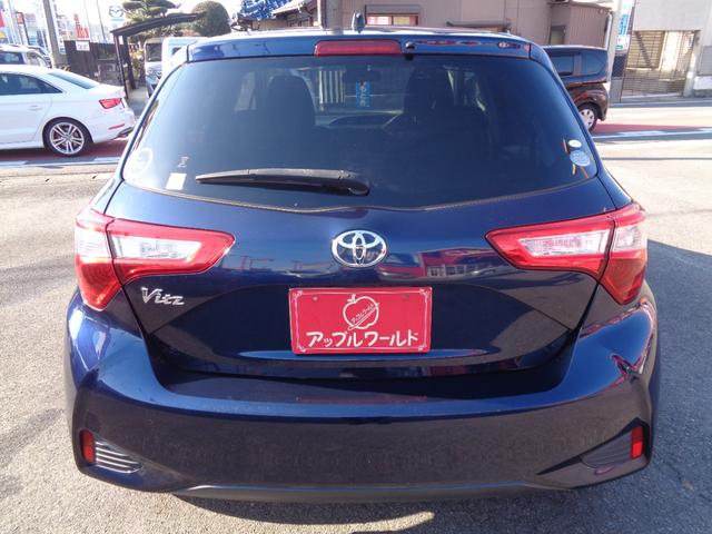 ヴィッツ Ｆ　セーフティーエディション　禁煙車　純正ナビＴＶ　Ｂｌｕｅｔｏｏｔｈ　スマートキー　プッシュスタート　ＥＴＣ　トヨタセーフティセンス　レーンディーバーチャアラート　オートマチックハイビーム　オートリトラミラー　フロアマット（12枚目）