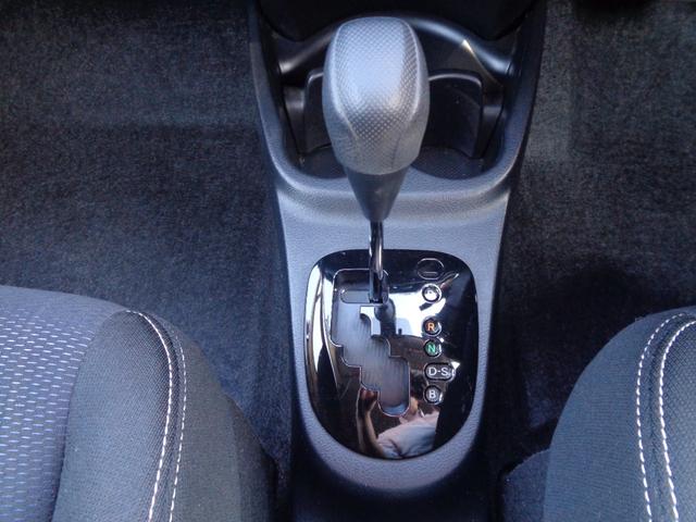 ヴィッツ Ｆ　セーフティーエディション　禁煙車　純正ナビＴＶ　Ｂｌｕｅｔｏｏｔｈ　スマートキー　プッシュスタート　ＥＴＣ　トヨタセーフティセンス　レーンディーバーチャアラート　オートマチックハイビーム　オートリトラミラー　フロアマット（20枚目）