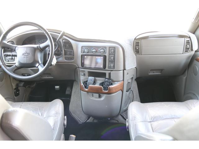 シボレーアストロ ＬＴ　ディーラー車　８ナンバー　４ＷＤ　ＬＴ　キャンピング登録　８ナンバー　ギブソンマフラー　Ｂｌｕｅｔｏｏｔｈ　バックカメラ　フリップダウンモニター　アルパインウーファー　ＴＹＣヘッドライト　キーレス（2枚目）