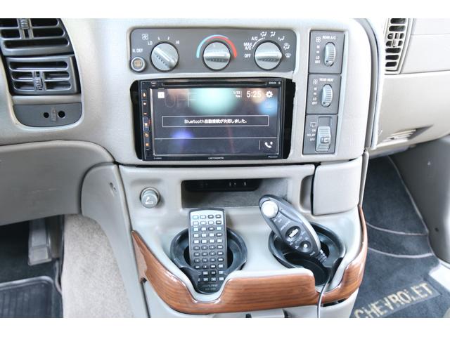 シボレーアストロ ＬＴ　ディーラー車　８ナンバー　４ＷＤ　ＬＴ　キャンピング登録　８ナンバー　ギブソンマフラー　Ｂｌｕｅｔｏｏｔｈ　バックカメラ　フリップダウンモニター　アルパインウーファー　ＴＹＣヘッドライト　キーレス（6枚目）