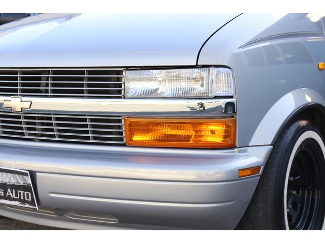 シボレーアストロ ＬＴ　ディーラー車　８ナンバー　４ＷＤ　ＬＴ　キャンピング登録　８ナンバー　ギブソンマフラー　Ｂｌｕｅｔｏｏｔｈ　バックカメラ　フリップダウンモニター　アルパインウーファー　ＴＹＣヘッドライト　キーレス（9枚目）