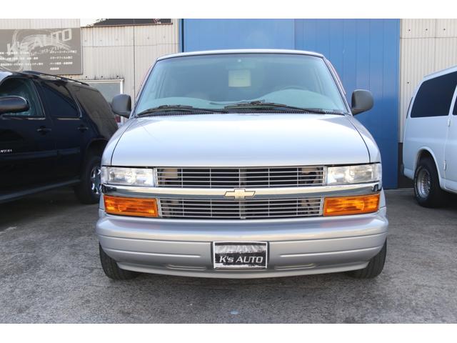 シボレーアストロ ＬＴ　ディーラー車　８ナンバー　４ＷＤ　ＬＴ　キャンピング登録　８ナンバー　ギブソンマフラー　Ｂｌｕｅｔｏｏｔｈ　バックカメラ　フリップダウンモニター　アルパインウーファー　ＴＹＣヘッドライト　キーレス（11枚目）