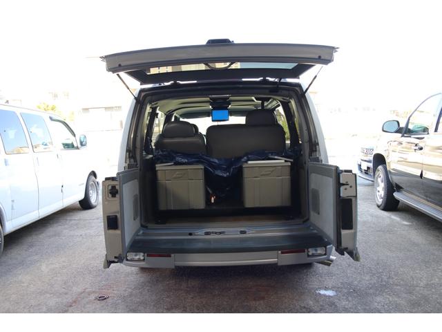 シボレーアストロ ＬＴ　ディーラー車　８ナンバー　４ＷＤ　ＬＴ　キャンピング登録　８ナンバー　ギブソンマフラー　Ｂｌｕｅｔｏｏｔｈ　バックカメラ　フリップダウンモニター　アルパインウーファー　ＴＹＣヘッドライト　キーレス（22枚目）