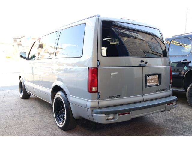 シボレーアストロ ＬＴ　ディーラー車　８ナンバー　４ＷＤ　ＬＴ　キャンピング登録　８ナンバー　ギブソンマフラー　Ｂｌｕｅｔｏｏｔｈ　バックカメラ　フリップダウンモニター　アルパインウーファー　ＴＹＣヘッドライト　キーレス（23枚目）