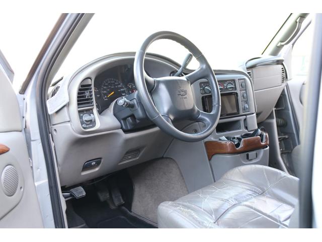 シボレーアストロ ＬＴ　ディーラー車　８ナンバー　４ＷＤ　ＬＴ　キャンピング登録　８ナンバー　ギブソンマフラー　Ｂｌｕｅｔｏｏｔｈ　バックカメラ　フリップダウンモニター　アルパインウーファー　ＴＹＣヘッドライト　キーレス（32枚目）