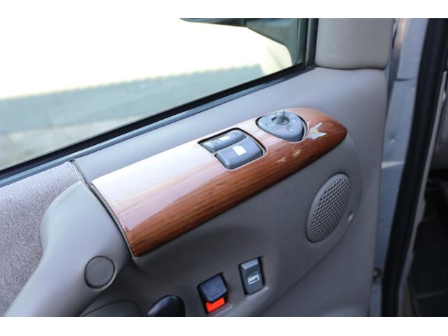 シボレーアストロ ＬＴ　ディーラー車　８ナンバー　４ＷＤ　ＬＴ　キャンピング登録　８ナンバー　ギブソンマフラー　Ｂｌｕｅｔｏｏｔｈ　バックカメラ　フリップダウンモニター　アルパインウーファー　ＴＹＣヘッドライト　キーレス（37枚目）